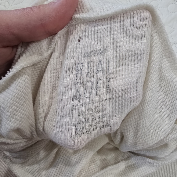 Cozy Ribbed Turtleneck - Picture 7 of 10